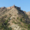Au dessus du fort, se dresse l'imprenable citadelle de Jaigarh